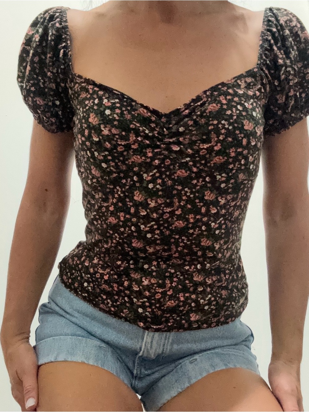 Reformation Floral Sweetheart Puff Sleeve Top - Black with Pink Flowers